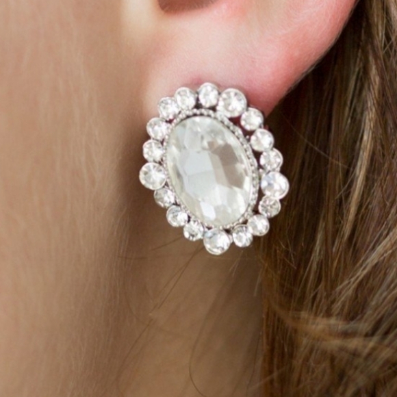 Hold Court White Post Earring Rhinestone Paparazzi Dazzling Silver Crystal - Picture 4 of 4